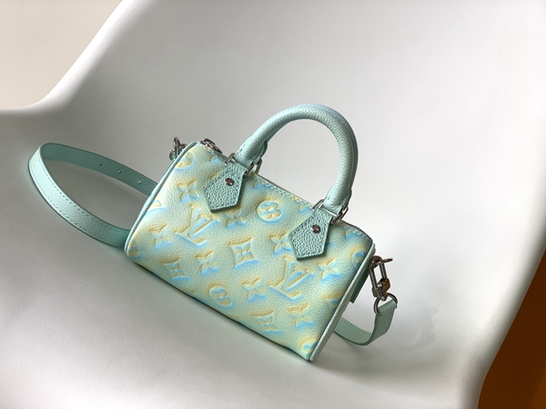 ルイヴィトンバッグ背面デザイン